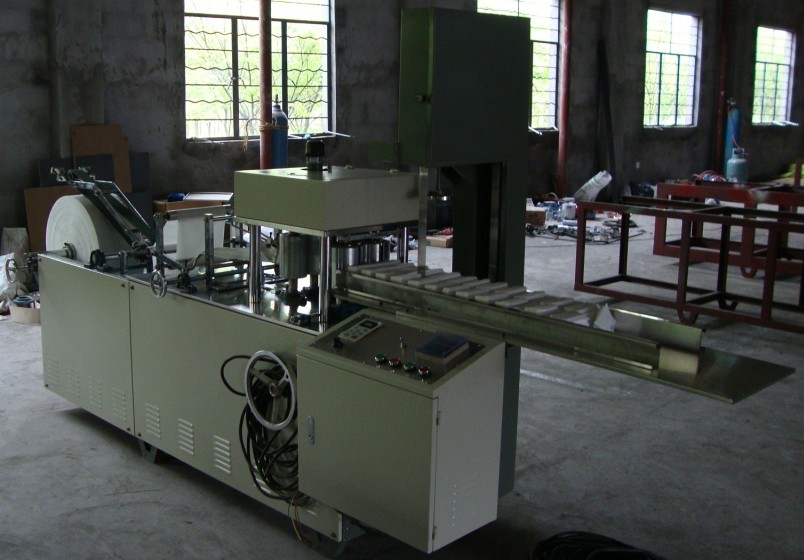 JY-C240型全自動餐巾紙壓花折疊機